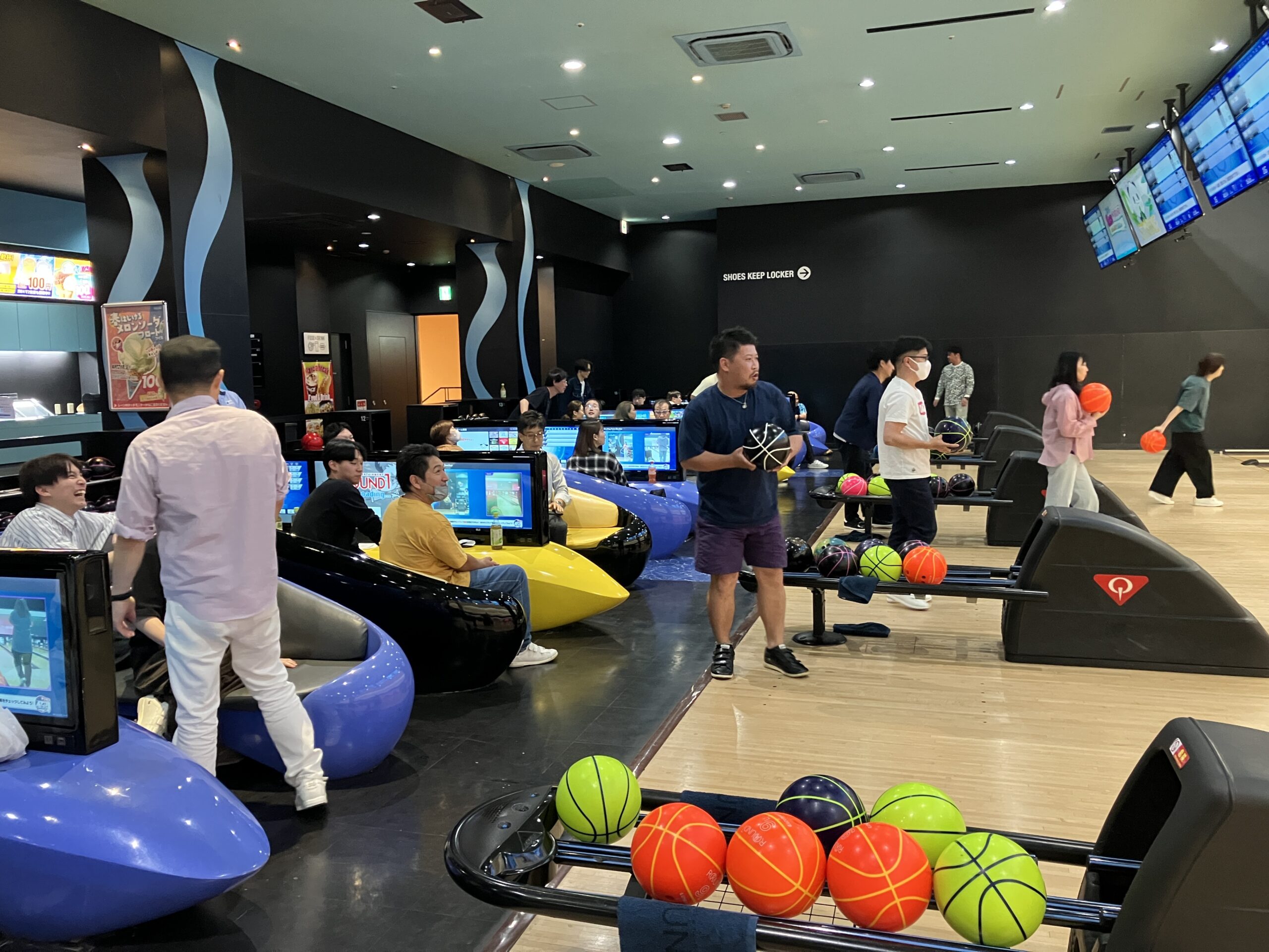 ボウリング大会を開催しました